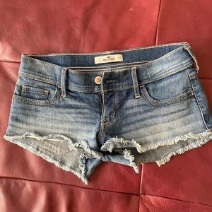 Hollister denim shorts size 3